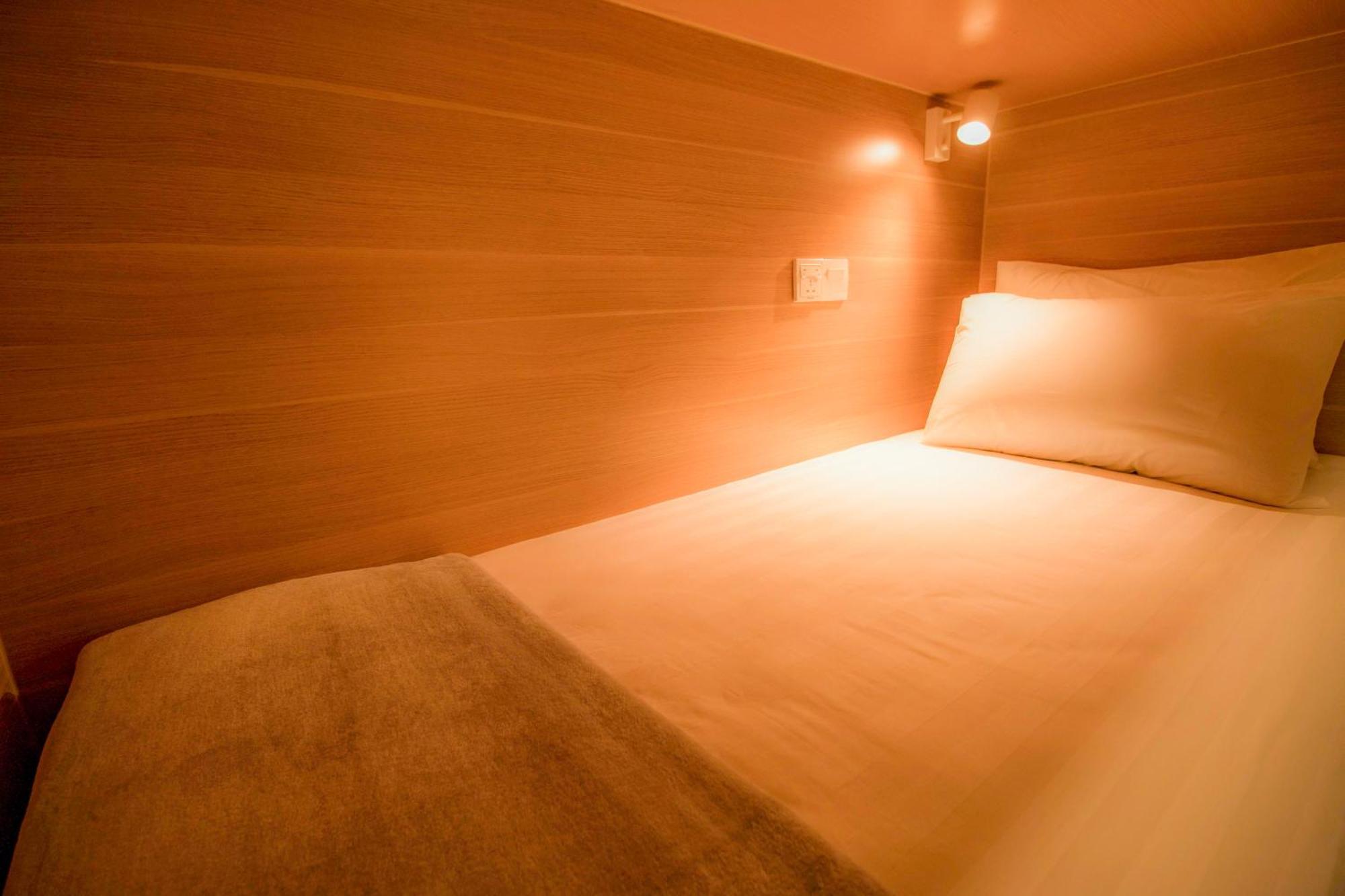 Hexa & Backpackers Capsules Bukit Bintang